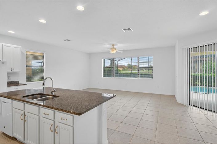 Image No.26-5 Bed Property for sale