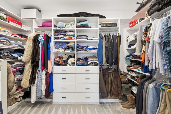 Image No.24-5 Bed Property for sale