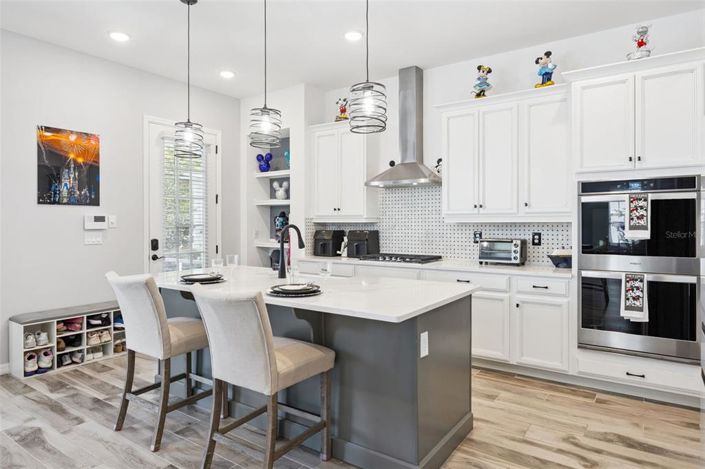 Image No.30-5 Bed Property for sale