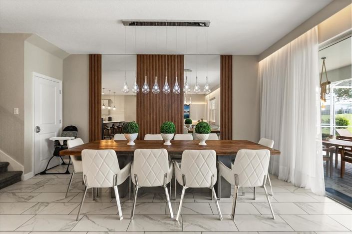 Image No.15-9 Bed Property for sale