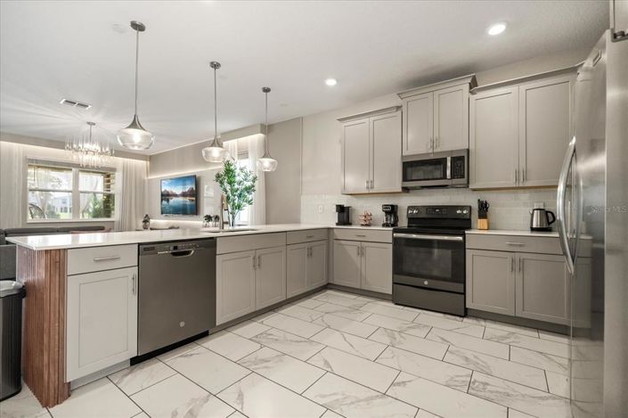 Image No.19-9 Bed Property for sale