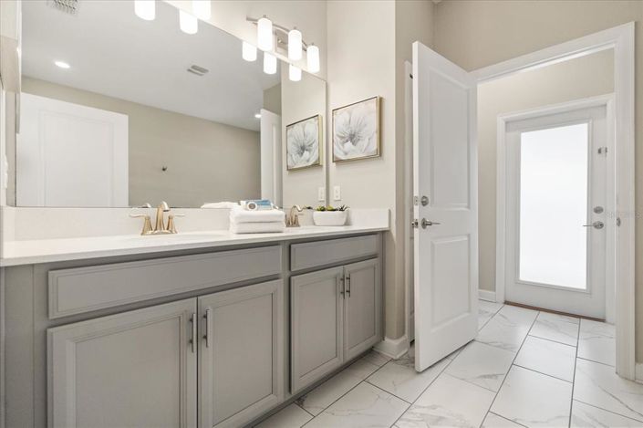 Image No.50-9 Bed Property for sale