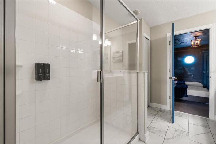 Image No.55-9 Bed Property for sale