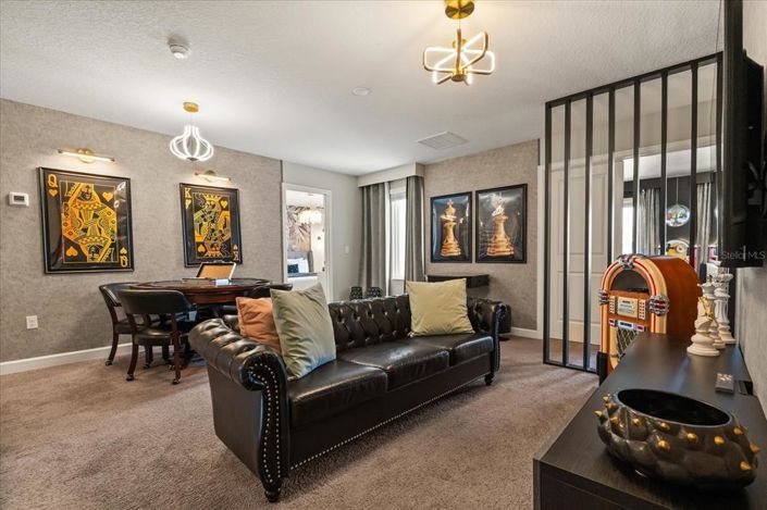 Image No.8-9 Bed Property for sale