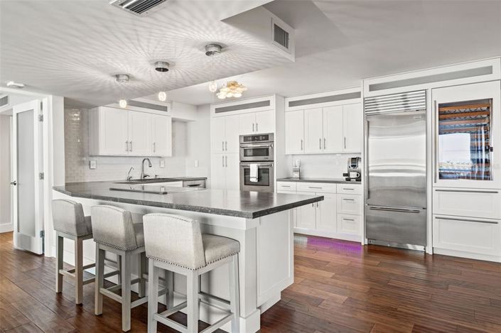 Image No.17-2 Bed Property for sale