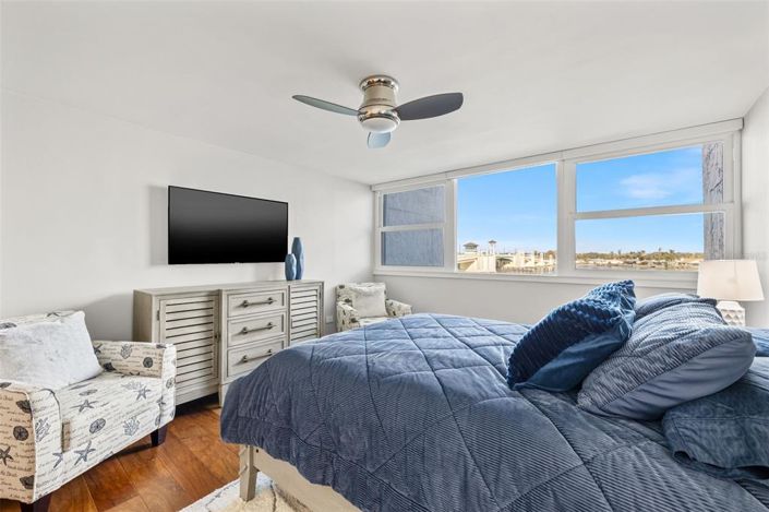 Image No.33-2 Bed Property for sale