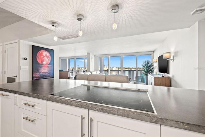 Image No.8-2 Bed Property for sale