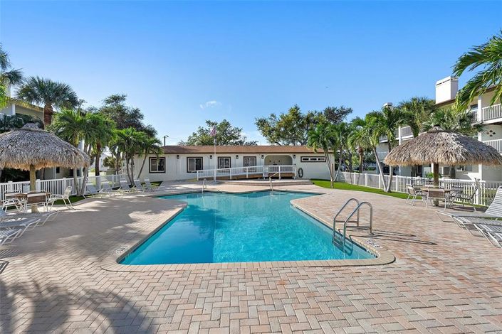 Image No.15-3 Bed Townhouse for sale