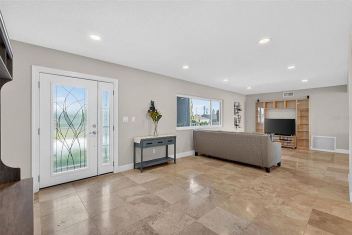 Image No.10-3 Bed Property for sale