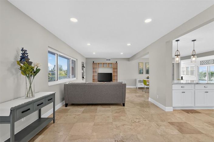 Image No.11-3 Bed Property for sale