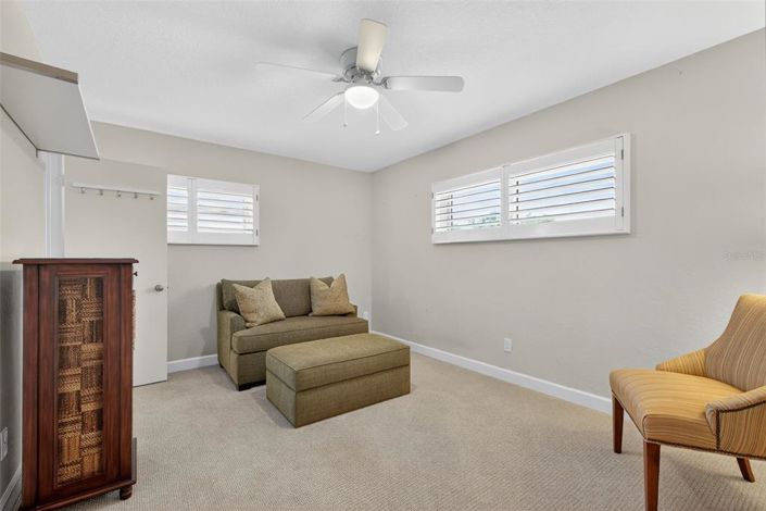 Image No.27-3 Bed Property for sale