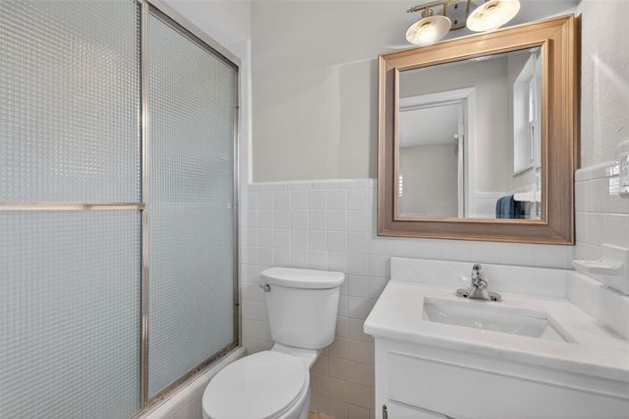 Image No.28-3 Bed Property for sale