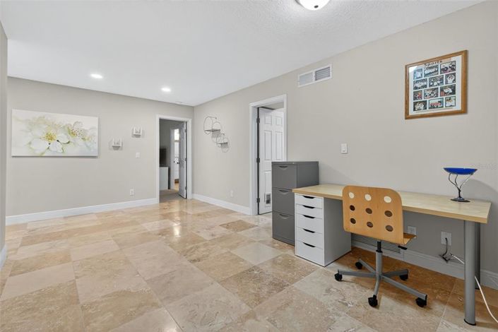 Image No.30-3 Bed Property for sale