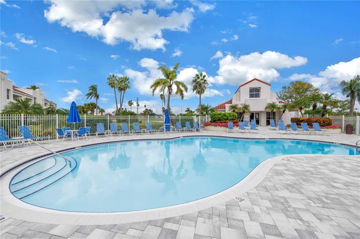 Image No.25-2 Bed Property for sale