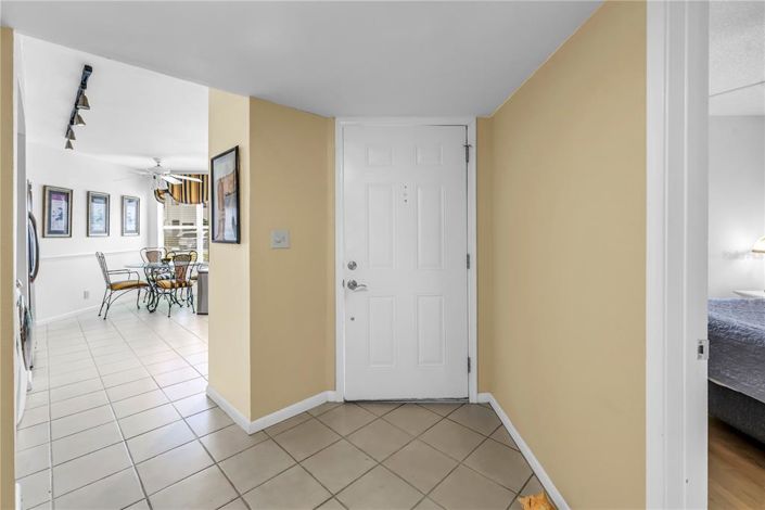 Image No.3-2 Bed Property for sale