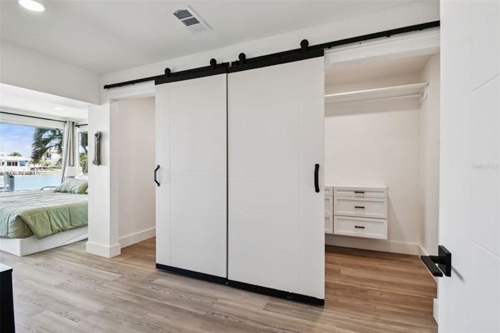 Image No.11-4 Bed Property for sale