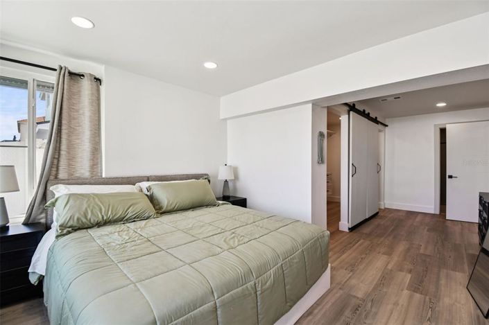 Image No.14-4 Bed Property for sale