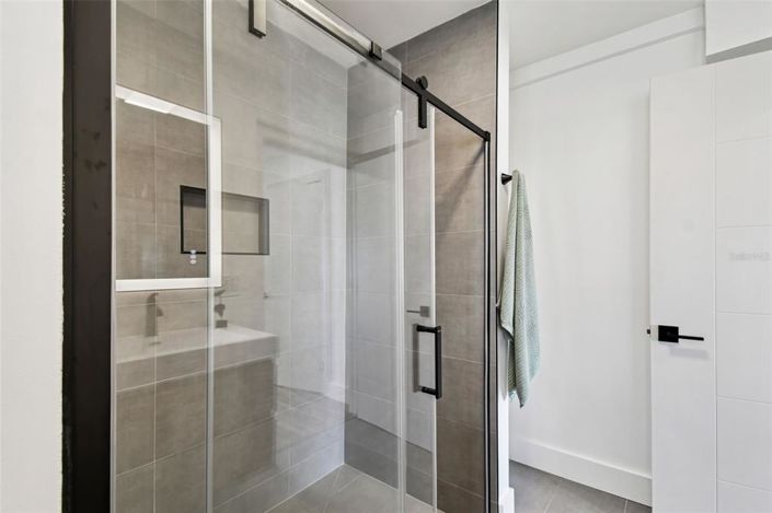 Image No.27-4 Bed Property for sale