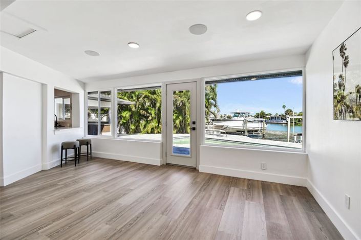 Image No.28-4 Bed Property for sale