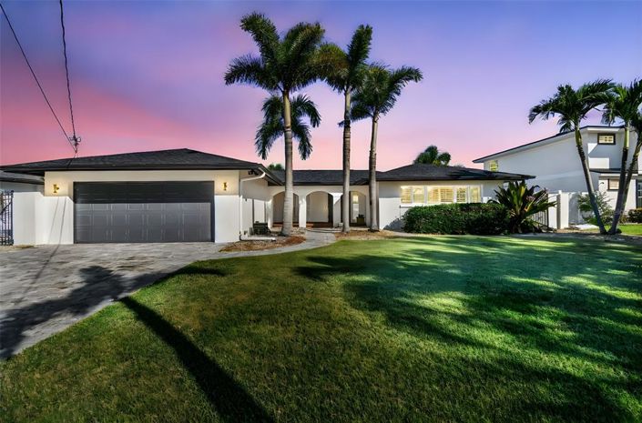 Image No.3-4 Bed Property for sale