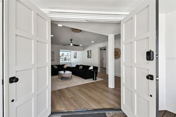 Image No.4-4 Bed Property for sale