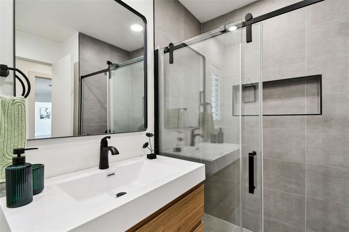 Image No.41-4 Bed Property for sale