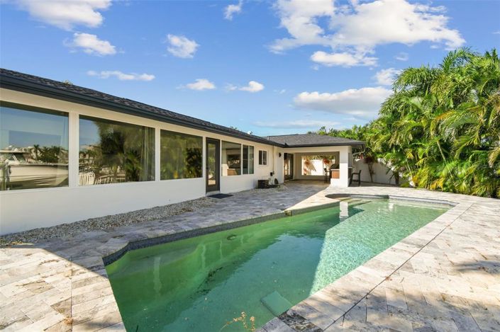 Image No.54-4 Bed Property for sale