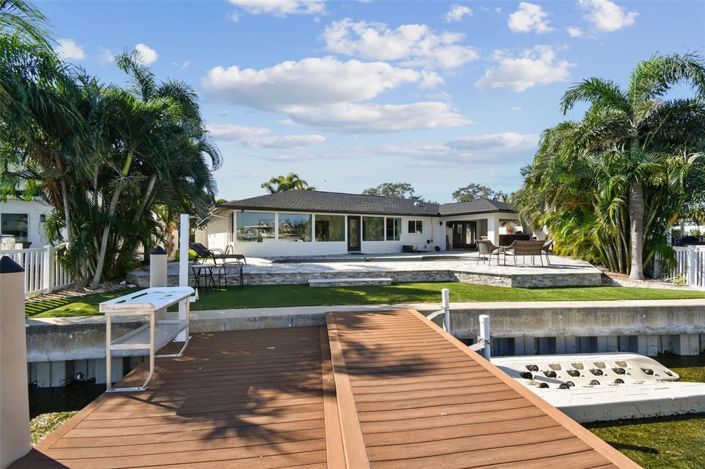 Image No.60-4 Bed Property for sale