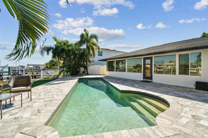 Image No.61-4 Bed Property for sale