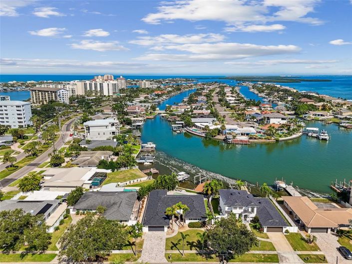 Image No.65-4 Bed Property for sale