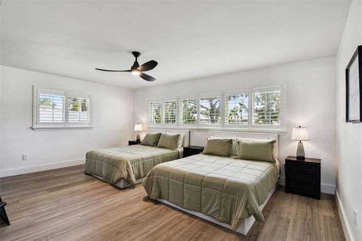 Image No.8-4 Bed Property for sale