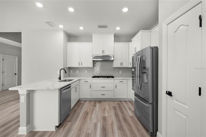 Image No.2-4 Bed Property for sale