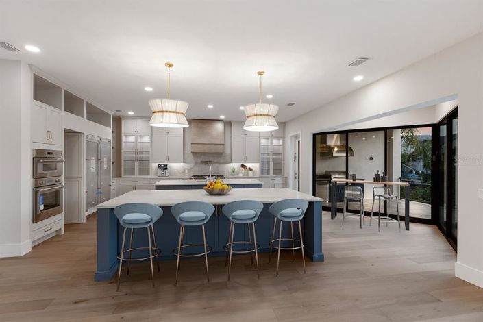 Image No.15-4 Bed Property for sale