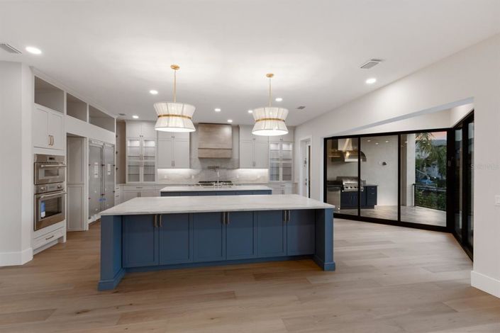 Image No.16-4 Bed Property for sale