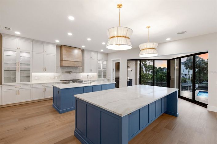 Image No.17-4 Bed Property for sale