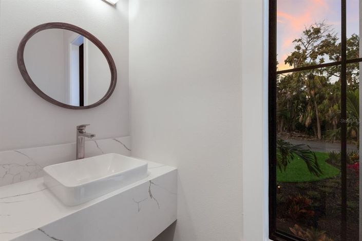 Image No.22-4 Bed Property for sale