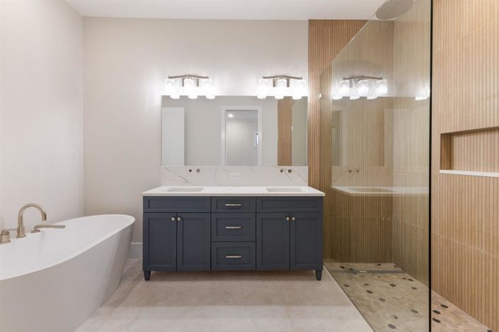 Image No.25-4 Bed Property for sale