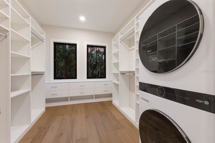 Image No.27-4 Bed Property for sale