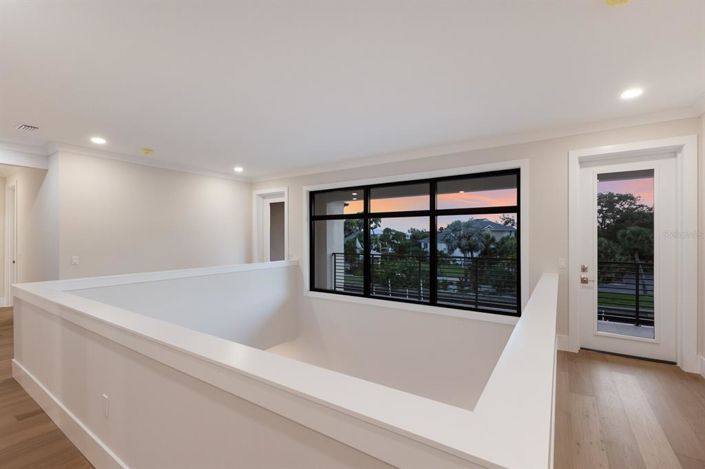 Image No.30-4 Bed Property for sale