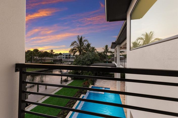 Image No.41-4 Bed Property for sale