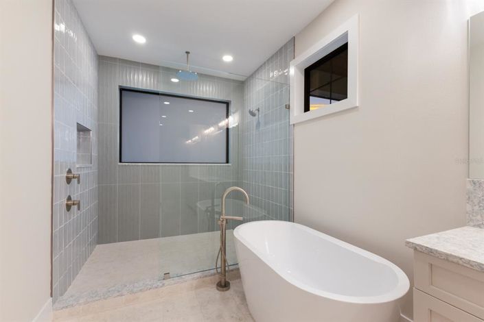 Image No.45-4 Bed Property for sale