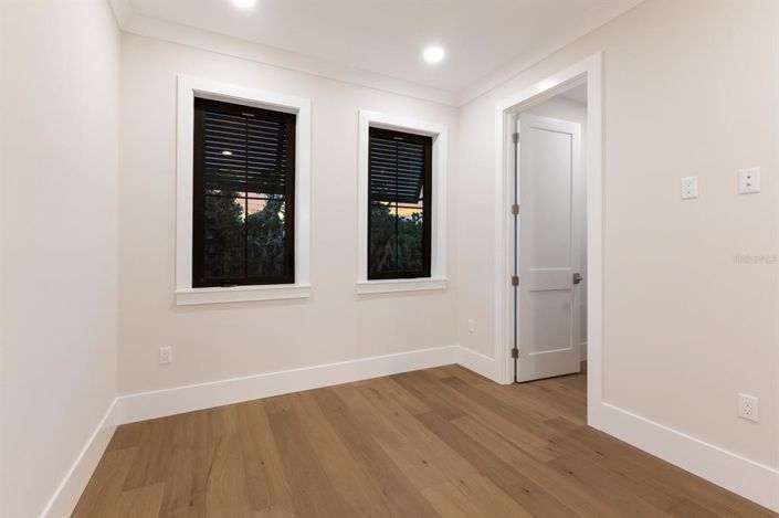 Image No.48-4 Bed Property for sale