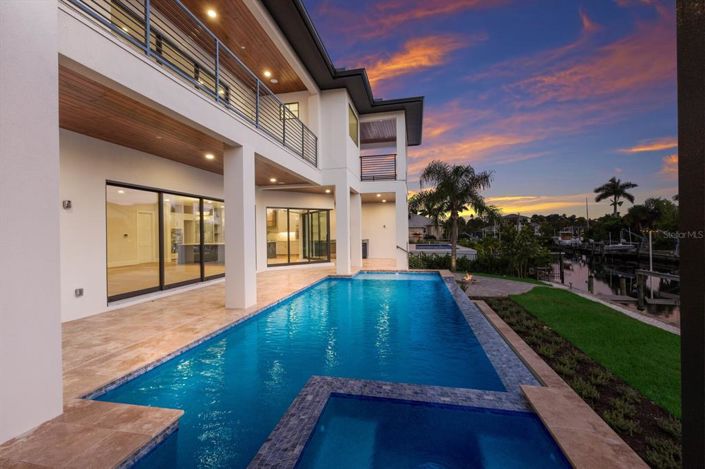 Image No.60-4 Bed Property for sale