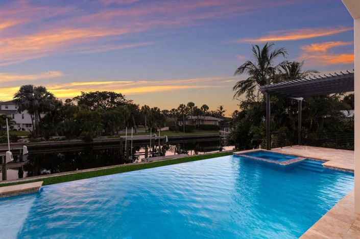 Image No.63-4 Bed Property for sale