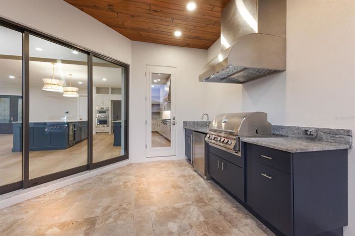 Image No.66-4 Bed Property for sale