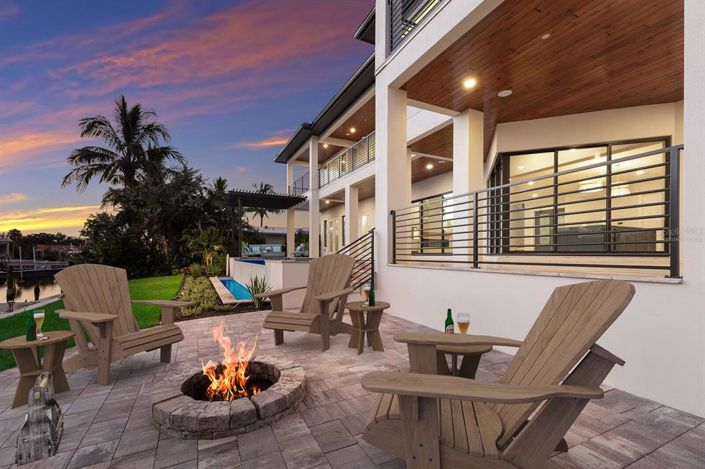 Image No.70-4 Bed Property for sale