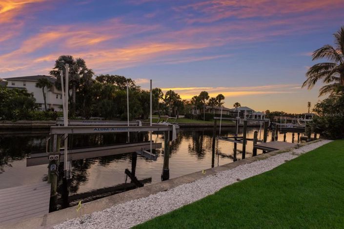 Image No.72-4 Bed Property for sale