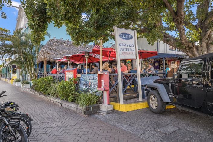 Image No.78-4 Bed Property for sale