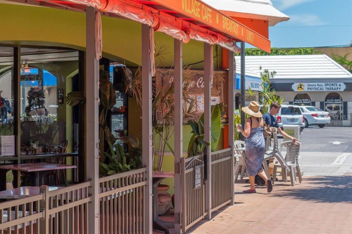 Image No.90-4 Bed Property for sale