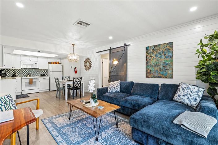 Image No.10-4 Bed Property for sale